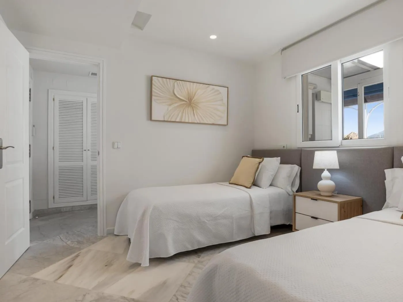 01 Bdr Casa Sevilla 604 Марбелья Испания