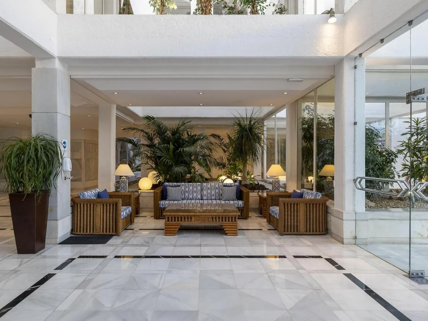 01 Bdr Casa Sevilla 604 Марбелья Испания